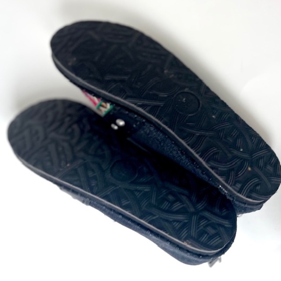 The Sak Black Bright color design Slip On Boho Shoes. Size 8 - Picture 6 of 8